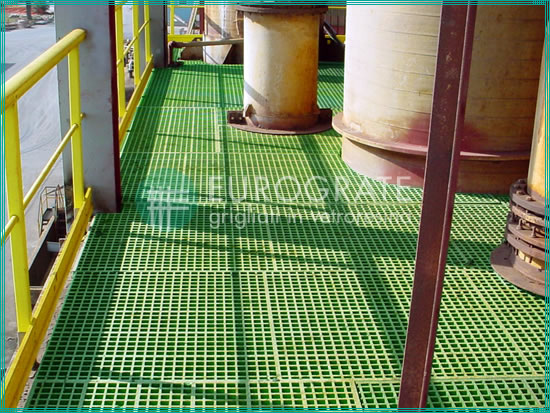 suelo de rejilla y barandillas de protección de PRFV para el sector químico